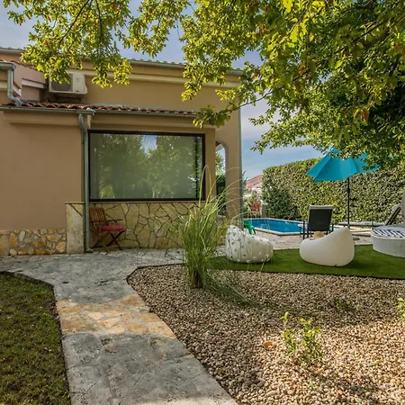 Holiday home In With Wifi Njivice