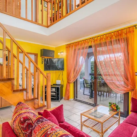 In With Wifi Holiday home *