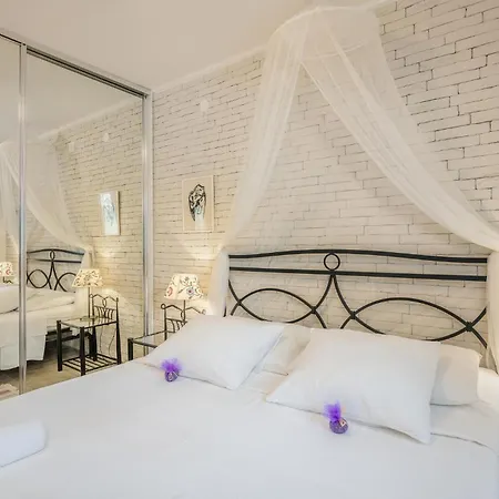 In With Wifi Holiday home *