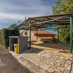 In With Sauna * Njivice